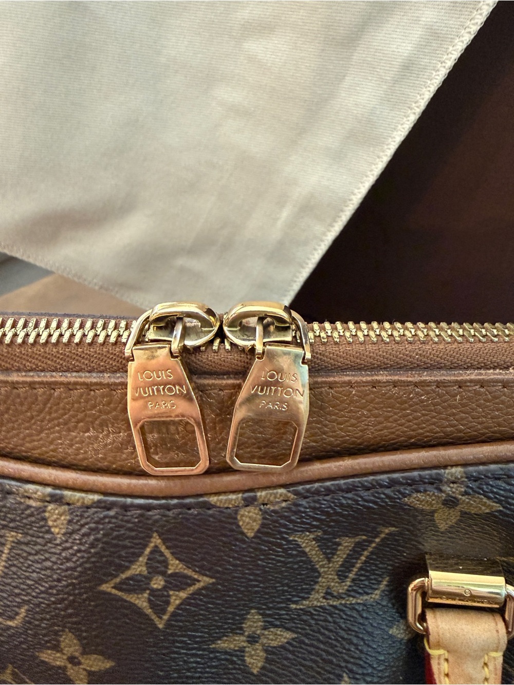 Authentic Louis Vuitton Monogram Pallas Shoulder Bag with strap - Picture 5 of 16